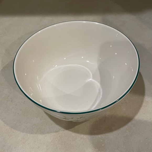 Pfaltzgraff Winterberry Bowl - Picture 2 of 4